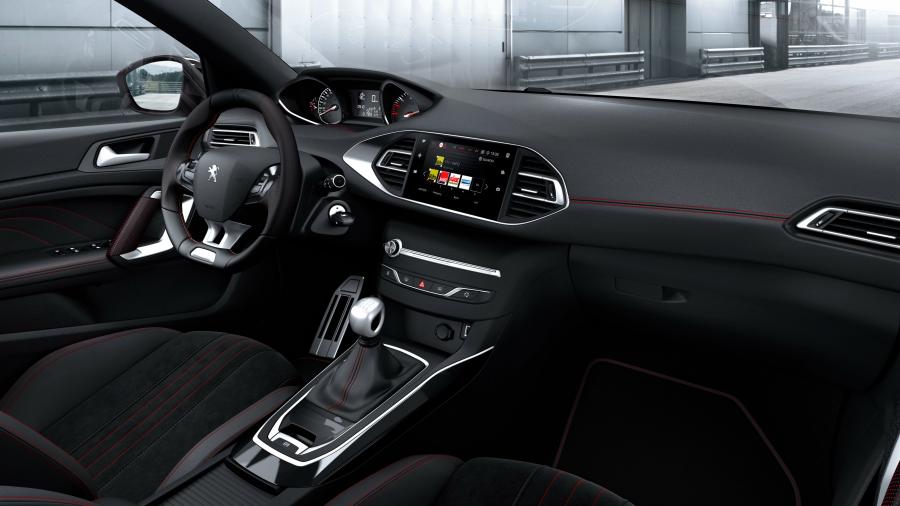 Интерьер Peugeot 308 GT 2017 года  (WW) (фото 7 из 18)